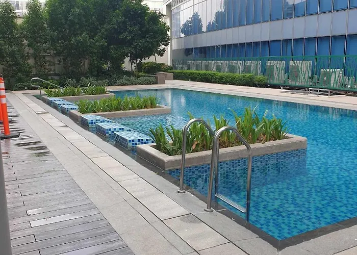 Cozy 1br Uptown Parksuites Tower1 Bgc Manila